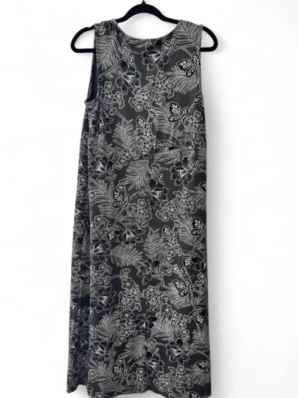 J. Jill Stenciled Gray and Black Floral Sleeveless Midi Dress - Picture 4 of 8